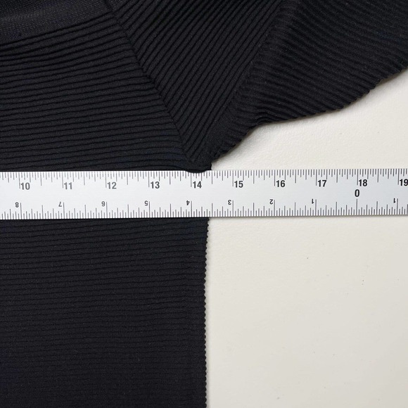 Aritzia Babaton Dermot Ribbed T-Shirt Sz M Black Boat Neck Stretch 3/4 Sleeve - Picture 6 of 9